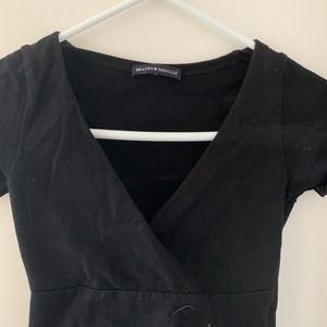 brandy melville wrap crop top